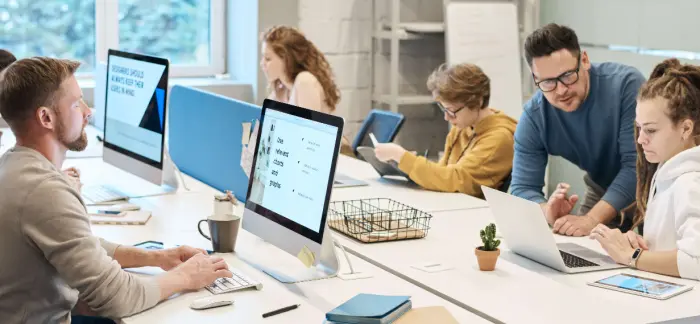 Aménager un espace de travail : idées, conseils & bonnes pratiques