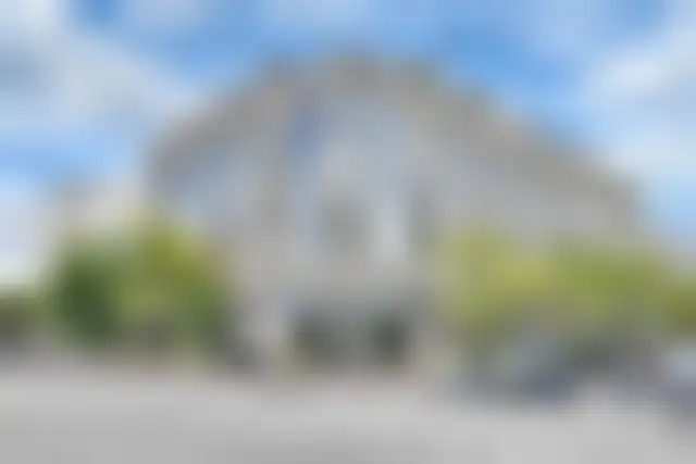 Bureau 2 390 m² – Issy-les-Moulineaux (92130) – offre confidentielle