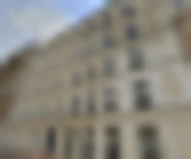 Local Professionnel 70 m² – Paris (75116) – offre confidentielle
