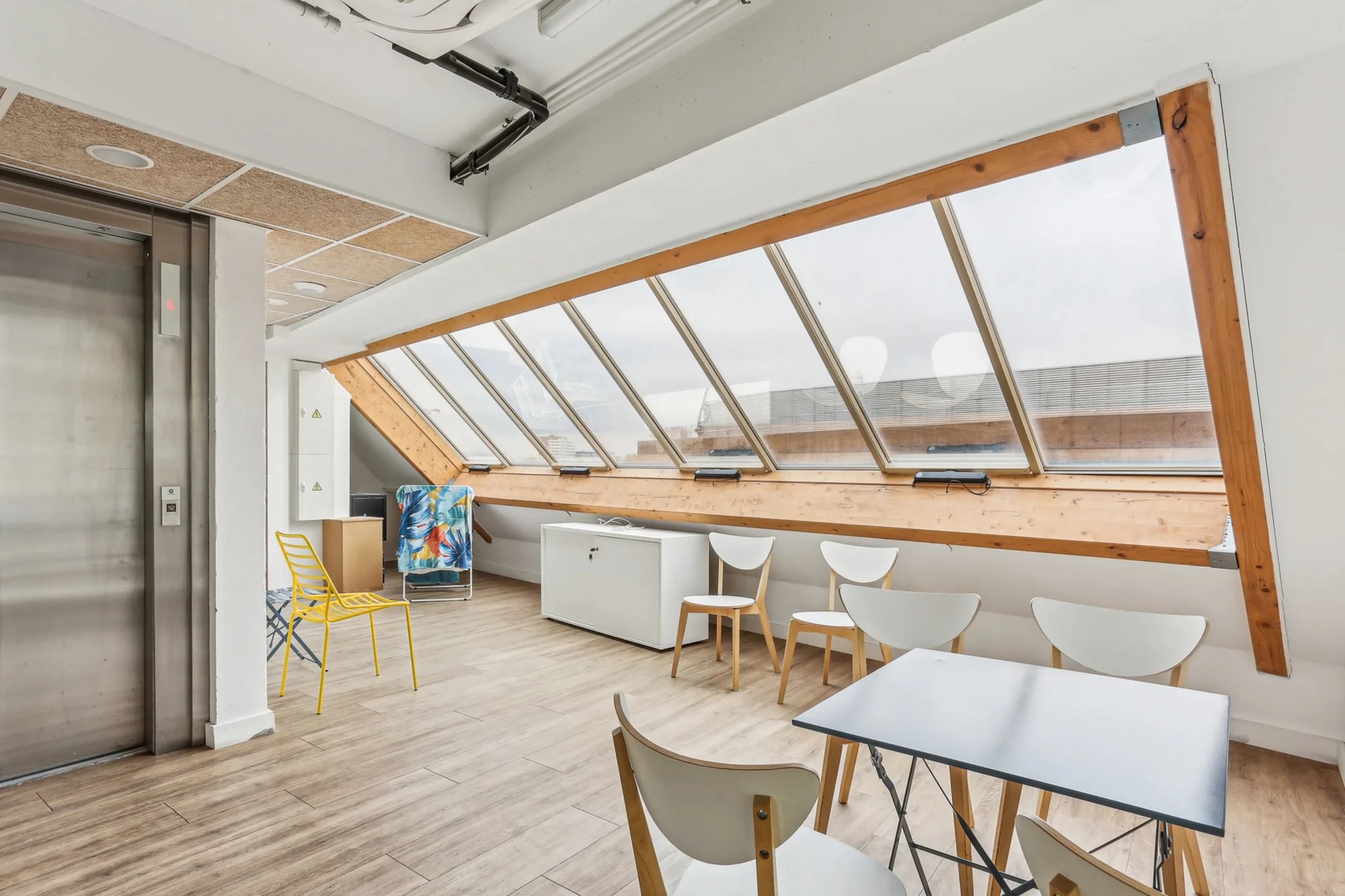 Bureau 929 m² – Vanves (92170)