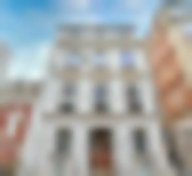 Bureau 560 m² – Paris (75010) – offre confidentielle