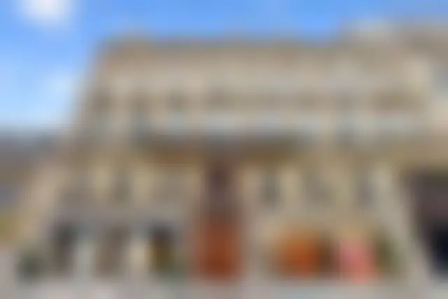 Bureau 690 m² – Paris (75008) – offre confidentielle