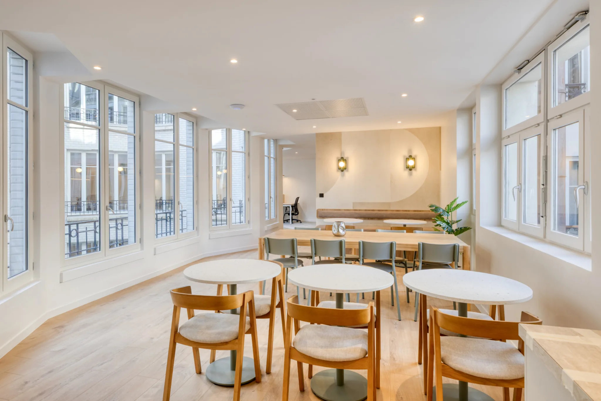Bureau 1 160 m² – Paris (75009)