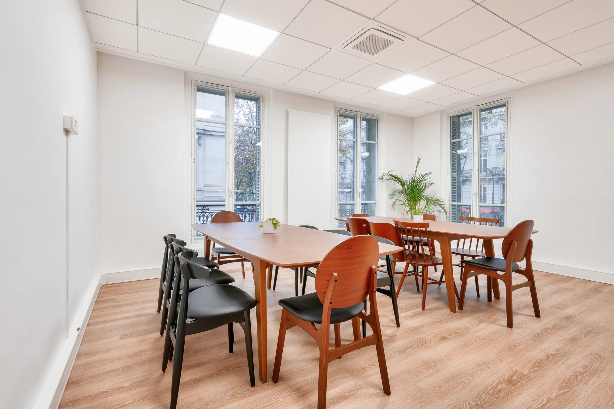 Bureau 280 m² – Paris (75008)