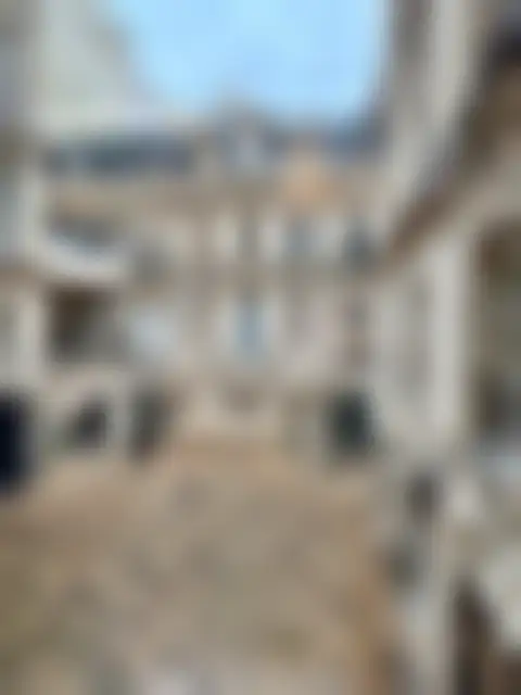 Bureau 90 m² – Paris (75008) – offre confidentielle