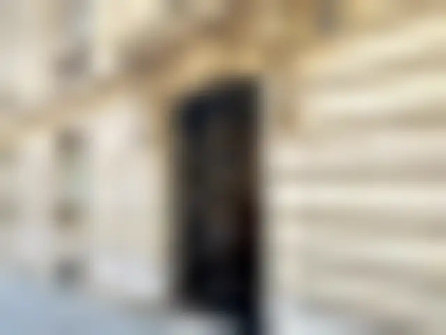Bureau 130 m² – Paris (75116) – offre confidentielle
