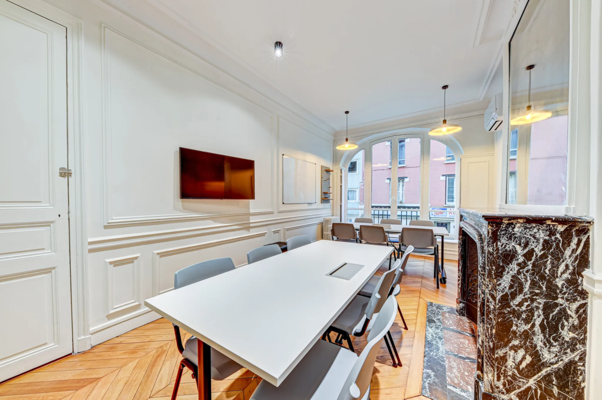 Bureau 450 m² – Paris (75019)