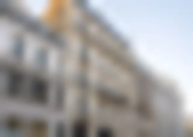 Bureau 1 690 m² – Paris (75010) – offre confidentielle