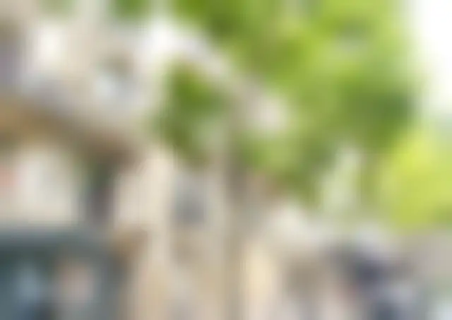 Local Professionnel 400 m² – Paris (75116) – offre confidentielle