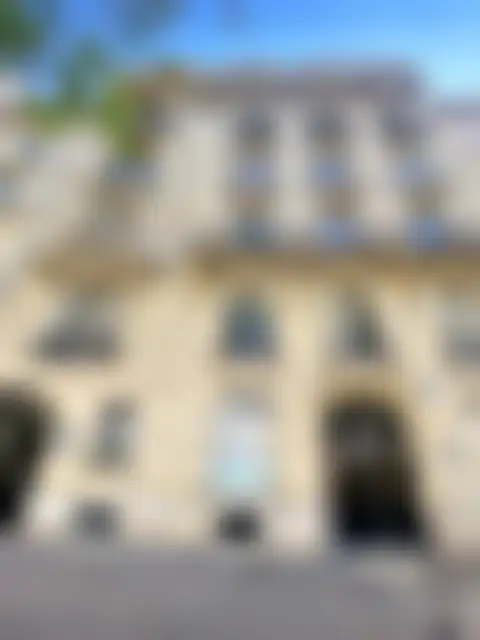Bureau 400 m² – Paris (75116) – offre confidentielle