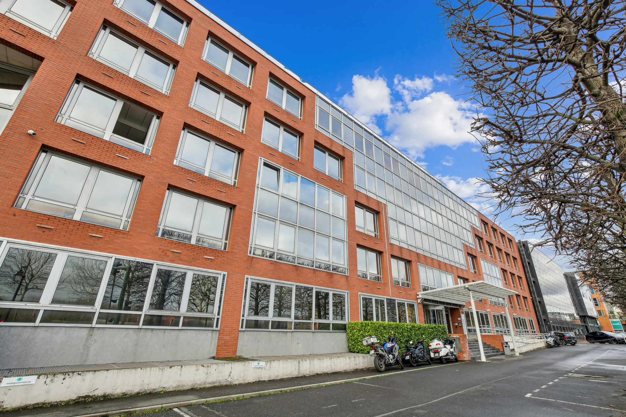 Bureau 6 786 m² – Suresnes (92158)