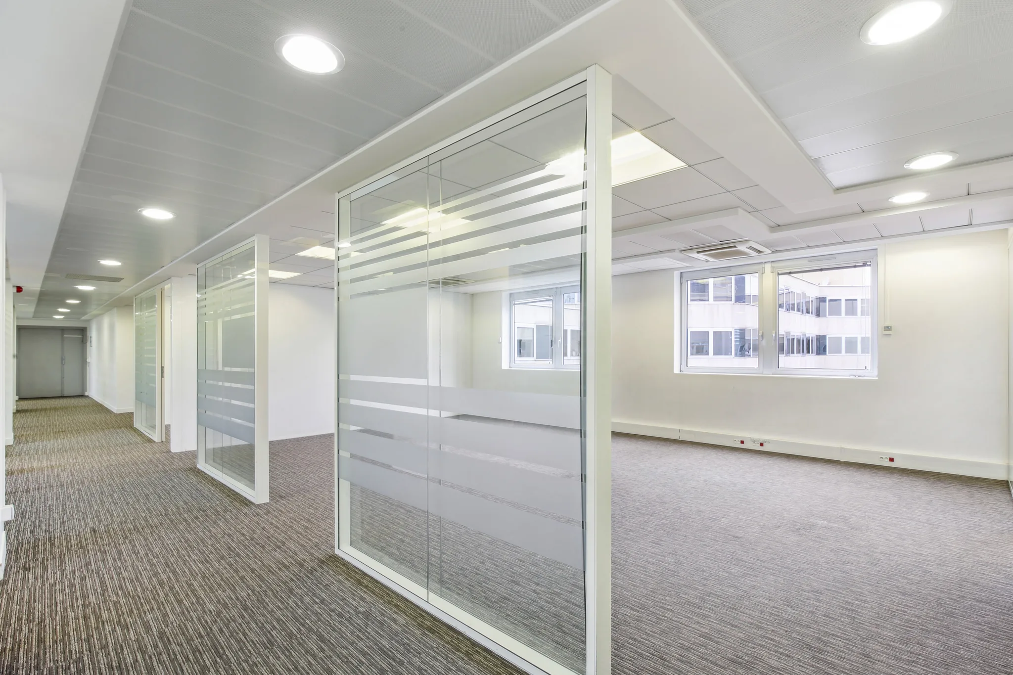Bureau 6 786 m² – Suresnes (92158)