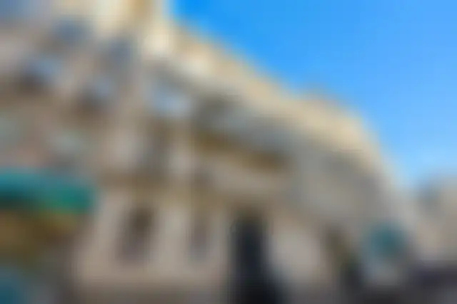 Bureau 180 m² – Paris (75116) – offre confidentielle
