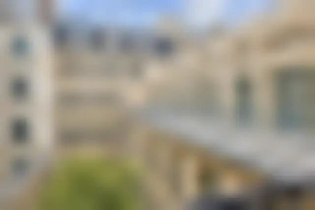 Bureau 1 610 m² – Paris (75008) – offre confidentielle