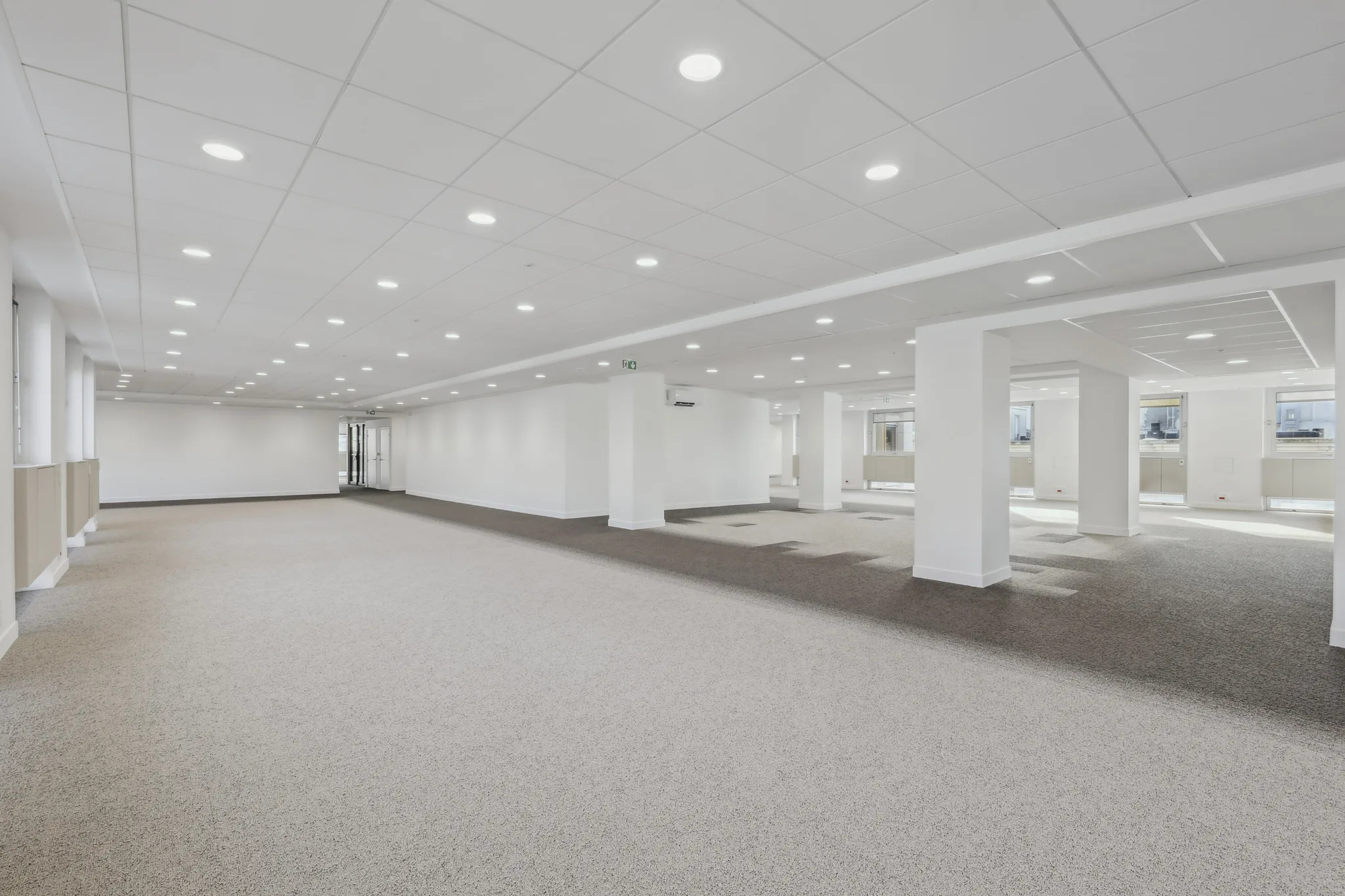 Bureau 5 299 m² – Paris (75012)