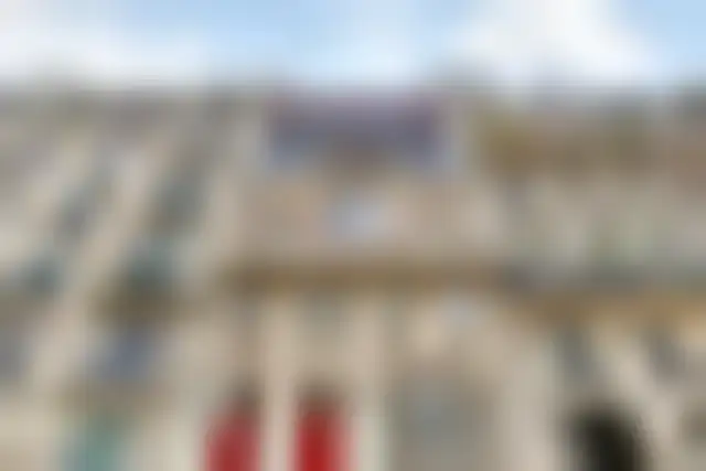 Bureau 900 m² – Paris (75116) – offre confidentielle