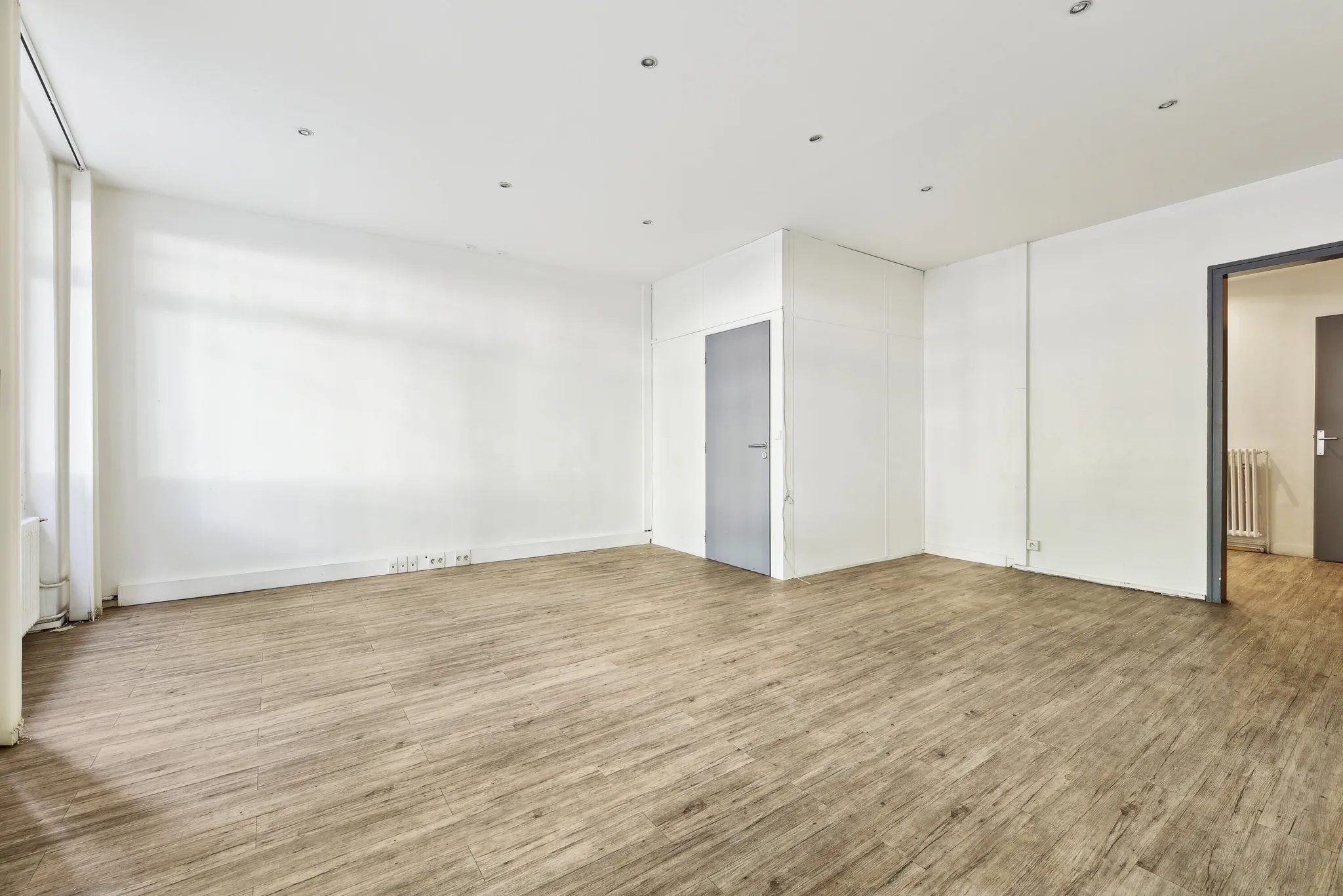 Bureau 606 m² – Paris (75016)
