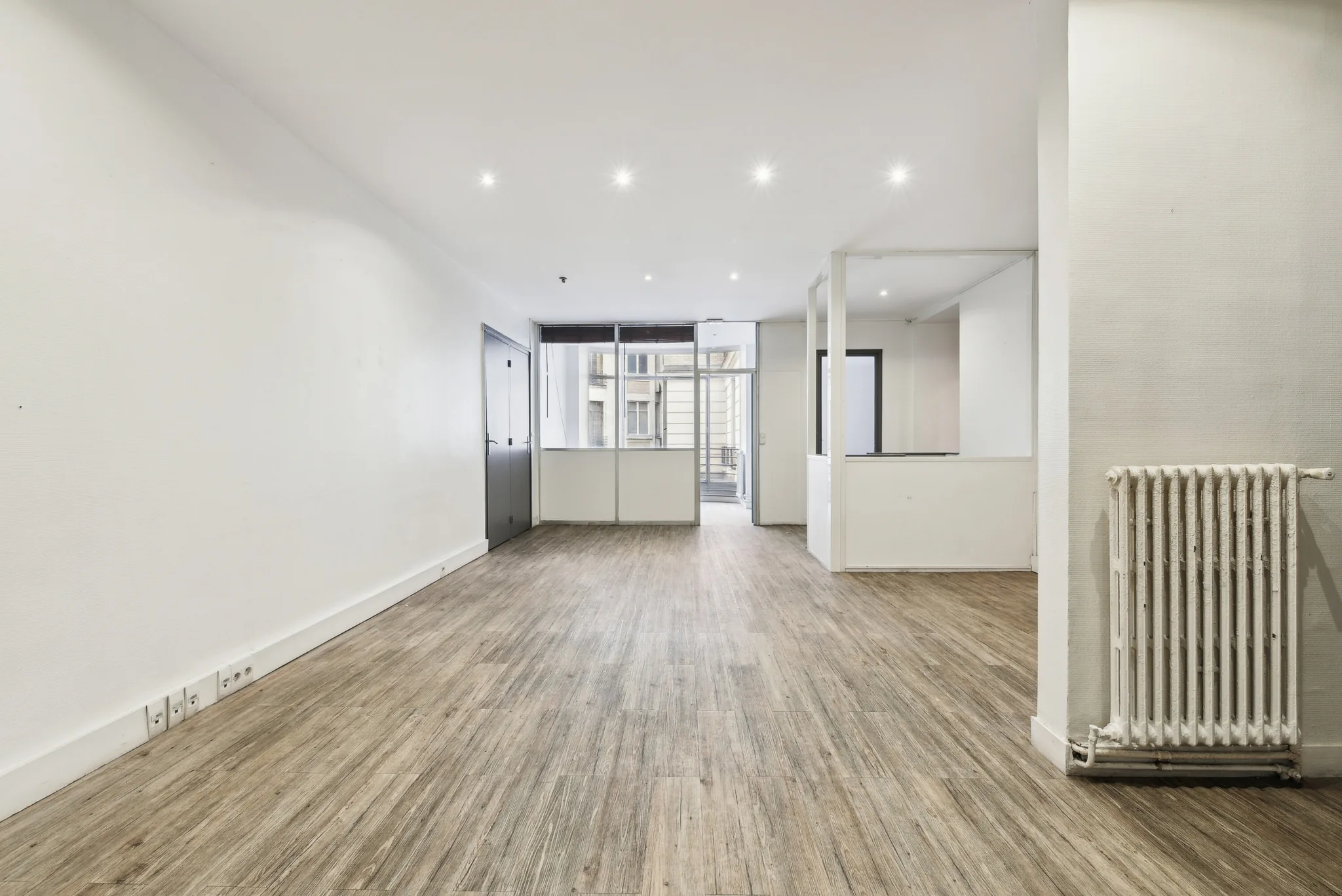 Bureau 606 m² – Paris (75016)