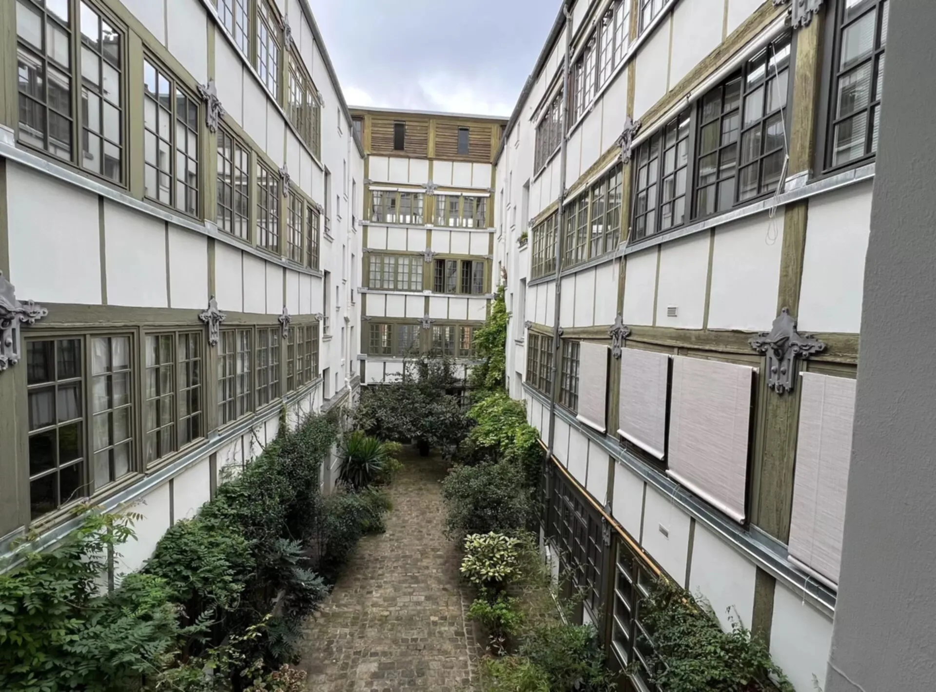 Bureau 17 m² – Paris (75011)