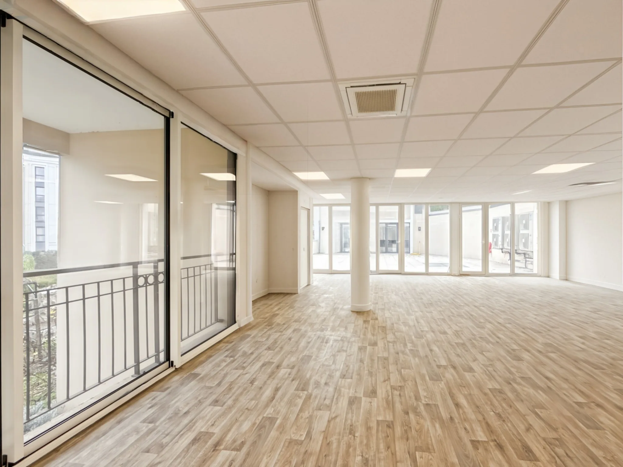 Bureau 700 m² – Puteaux (92800)