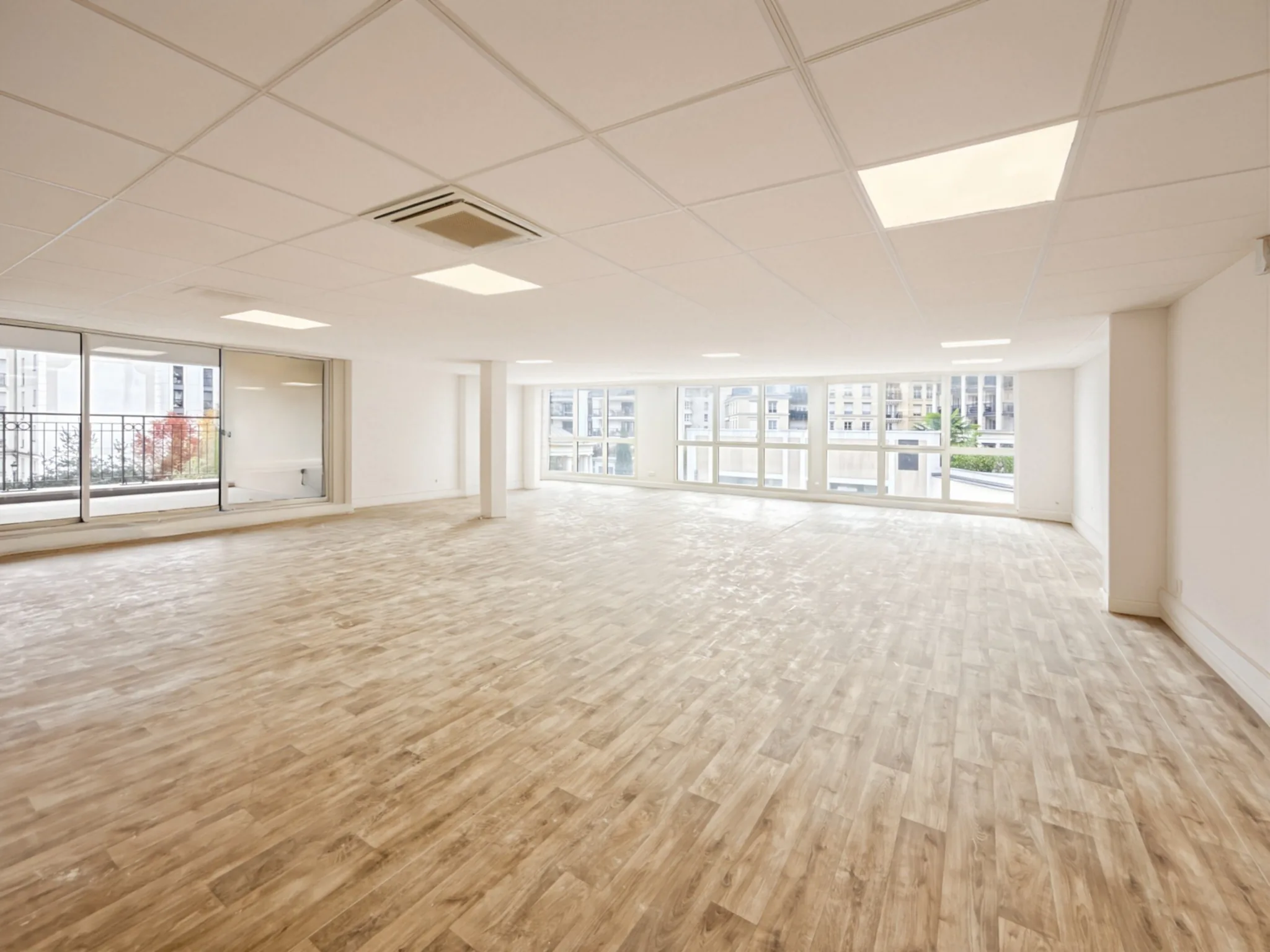Bureau 700 m² – Puteaux (92800)