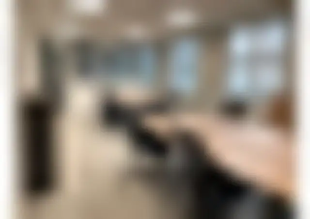Bureau 750 m² – Puteaux (92800) – offre confidentielle