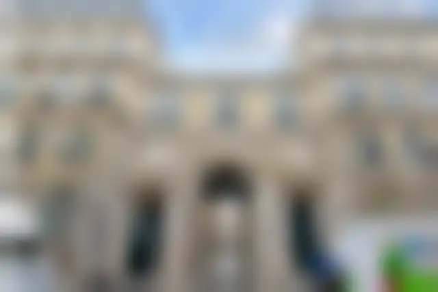 Bureau 1 550 m² – Paris (75007) – offre confidentielle