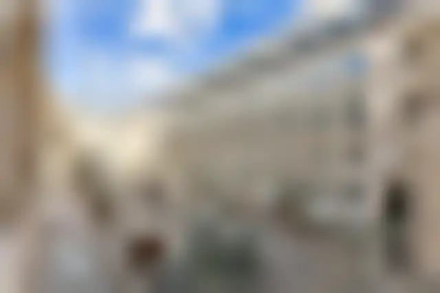 Bureau 1 550 m² – Paris (75007) – offre confidentielle