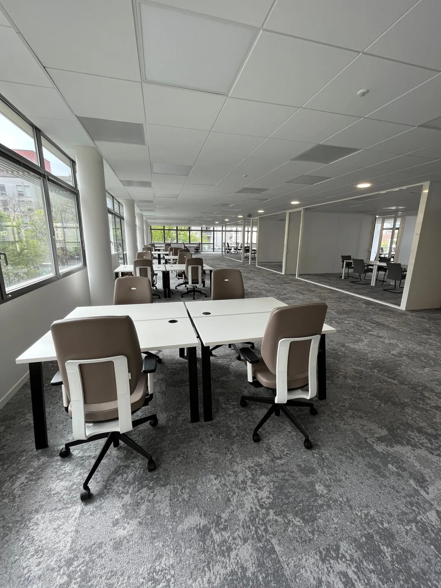 Bureau 695 m² – Paris (75019)