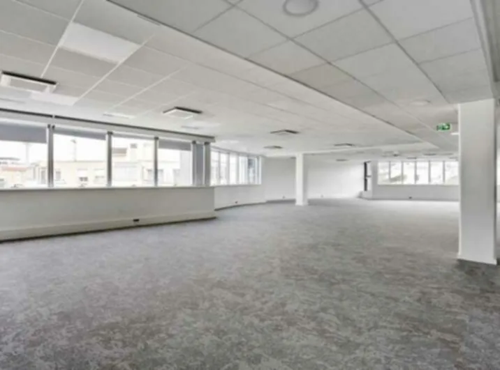 Bureau 1 842 m² – Issy-les-Moulineaux (92130)
