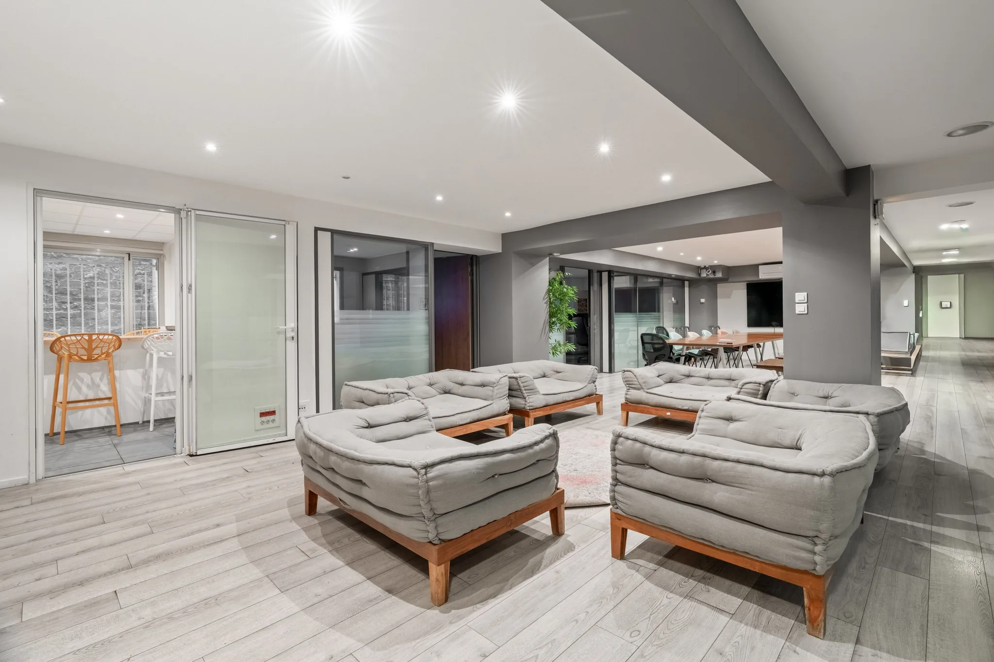 Bureau 103 m² – Paris (75015)
