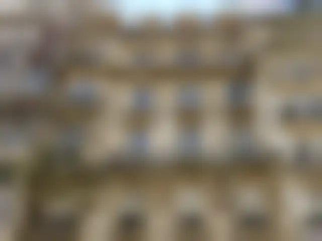 Bureau 60 m² – Paris (75116) – offre confidentielle