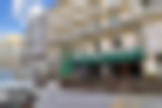 Bureau 190 m² – Paris (75008) – offre confidentielle