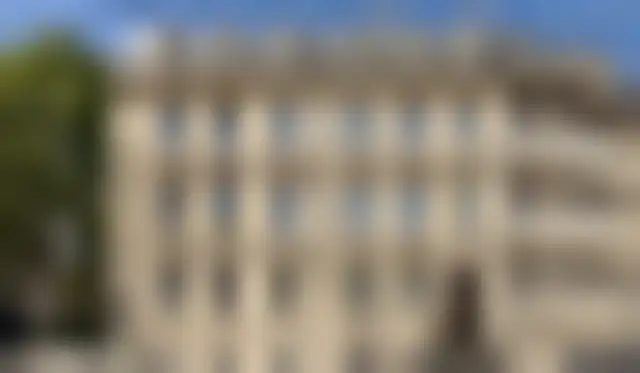 Bureau 2 420 m² – Paris (75008) – offre confidentielle