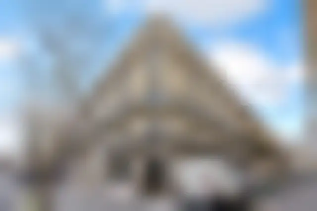 Bureau 2 200 m² – Paris (75007) – offre confidentielle