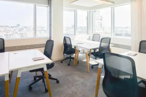 Bureau 370 m² – Paris (75012)