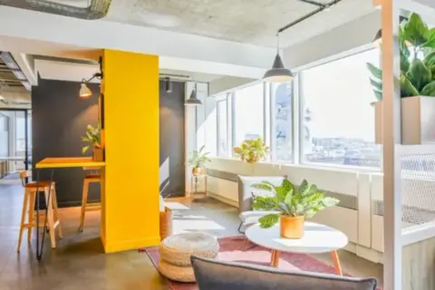 Bureau 370 m² – Paris (75012)