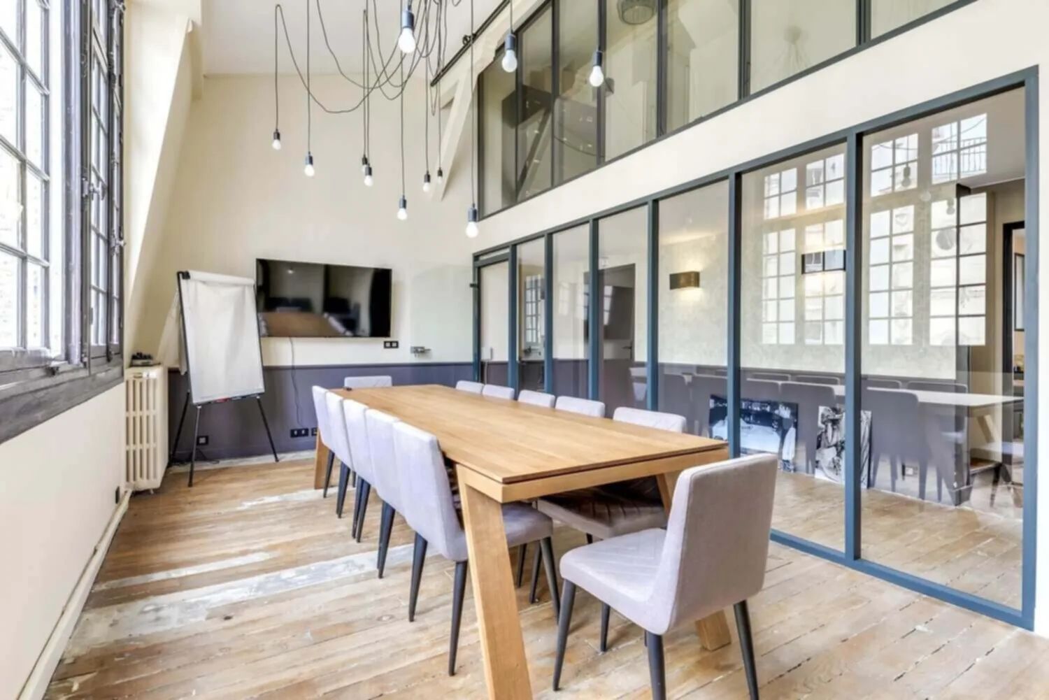Bureau 332 m² – Paris (75008)