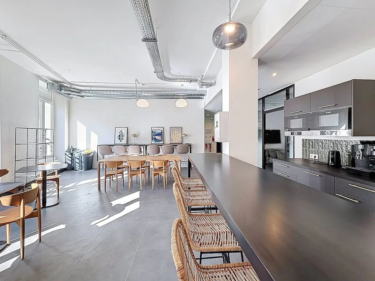 Bureau 61 m² – Paris (75009)