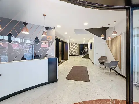 Bureau 61 m² – Paris (75009)