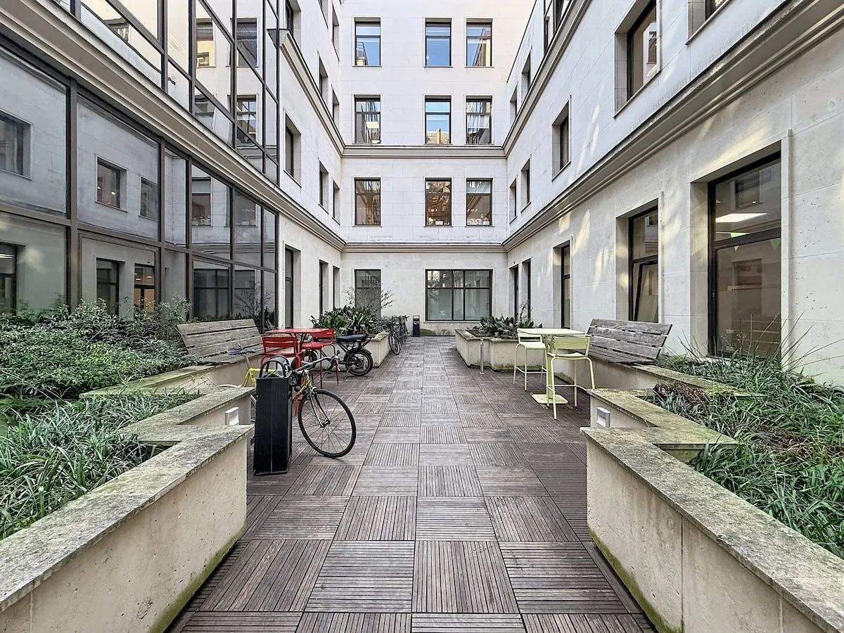 Bureau 61 m² – Paris (75009)