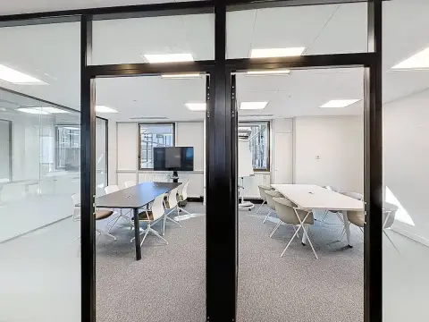 Bureau 61 m² – Paris (75009)