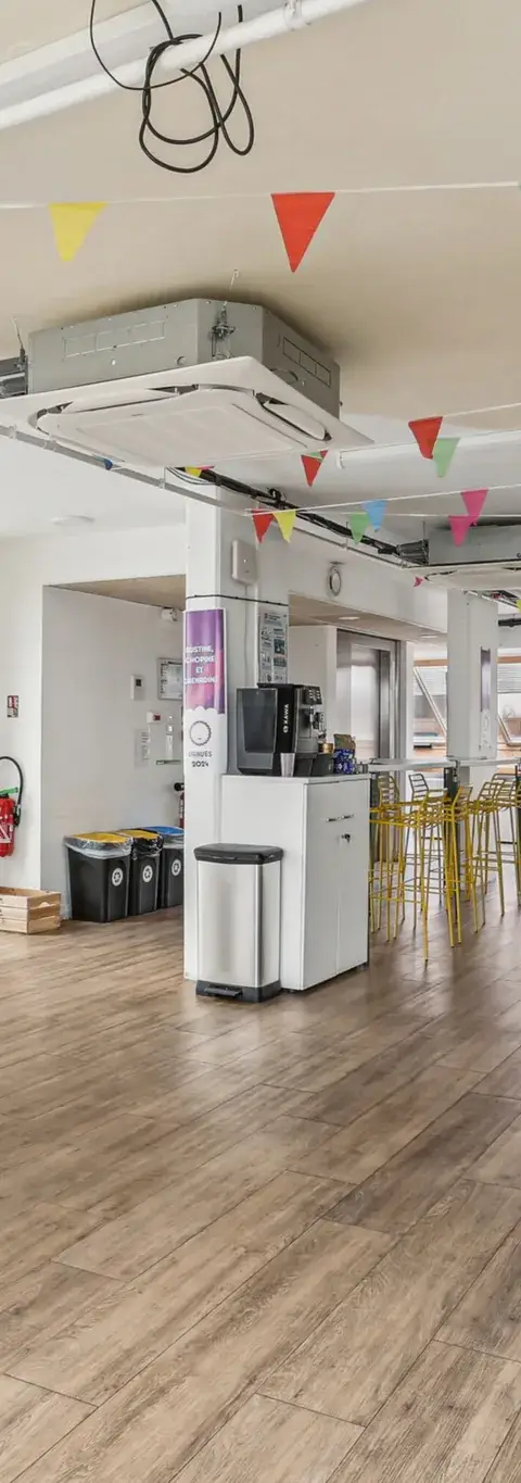 Bureau 929 m² – Vanves (92170)