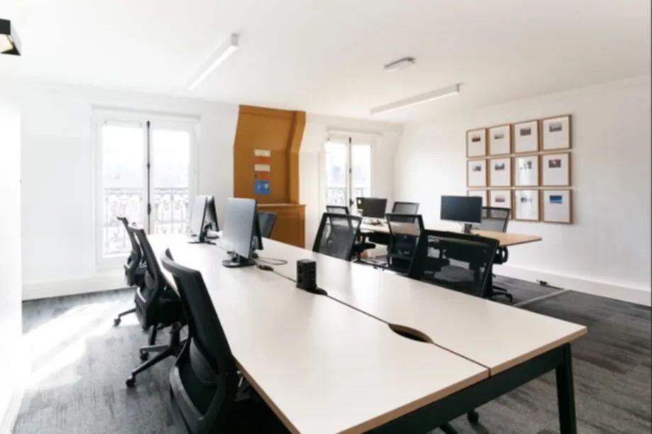 Bureau 678 m² – Paris (75002)