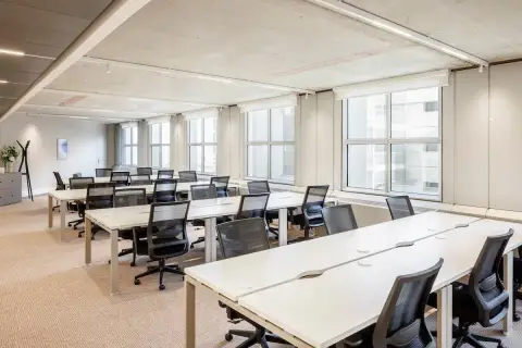 Bureau 614 m² – Puteaux (92800)