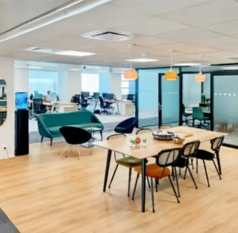 Bureau 547 m² – Courbevoie (92400)