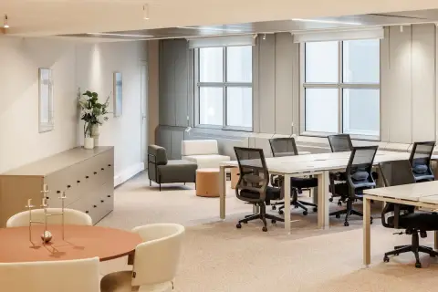 Bureau 104 m² – Puteaux (92800)