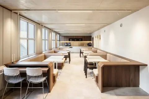 Bureau 104 m² – Puteaux (92800)