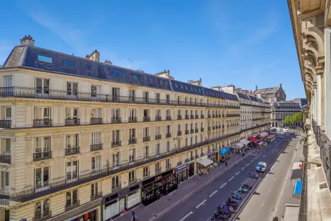 Bureau 73 m² – Paris (75009)