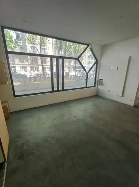 Commerce 106 m² – Paris (75015)